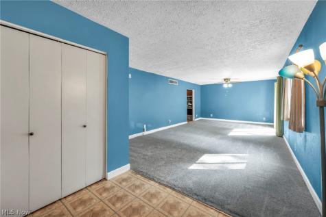 2139 Suncrest Circle Cuyahoga Falls OH 44221