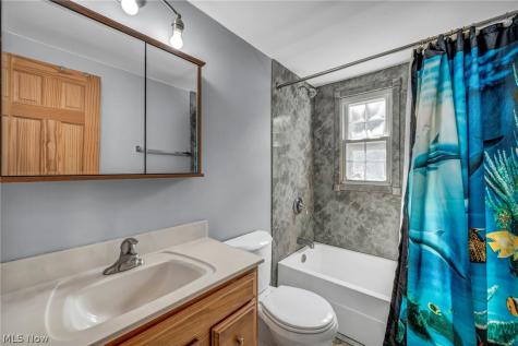 2139 Suncrest Circle Cuyahoga Falls OH 44221