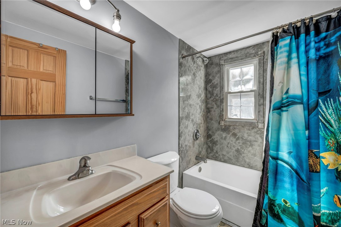 2139 Suncrest Circle Cuyahoga Falls OH 44221