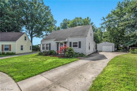 2139 Suncrest Circle Cuyahoga Falls OH 44221