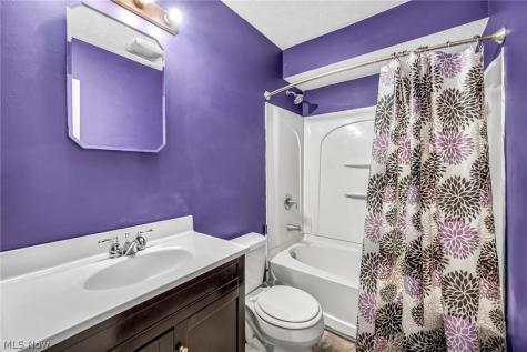 2139 Suncrest Circle Cuyahoga Falls OH 44221