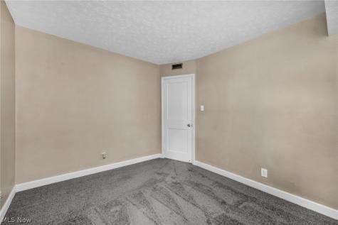 2139 Suncrest Circle Cuyahoga Falls OH 44221