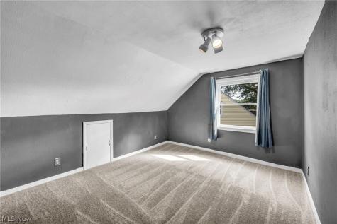 2139 Suncrest Circle Cuyahoga Falls OH 44221