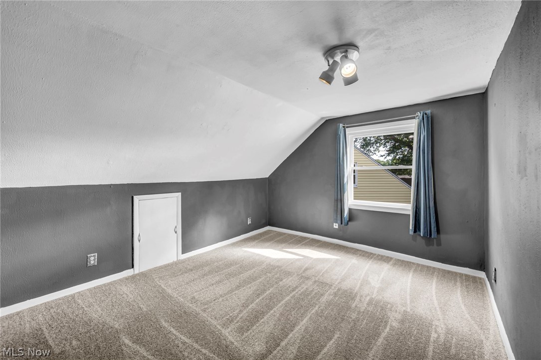 2139 Suncrest Circle Cuyahoga Falls OH 44221