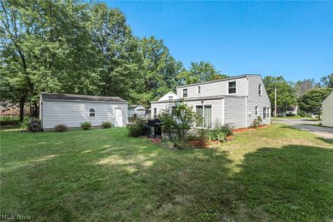 2139 Suncrest Circle Cuyahoga Falls OH 44221
