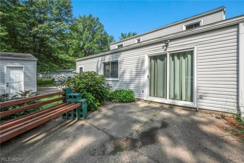 2139 Suncrest Circle Cuyahoga Falls OH 44221