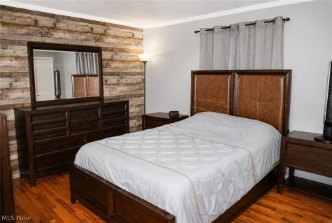 8920 Lakeview Circle Parma OH 44129