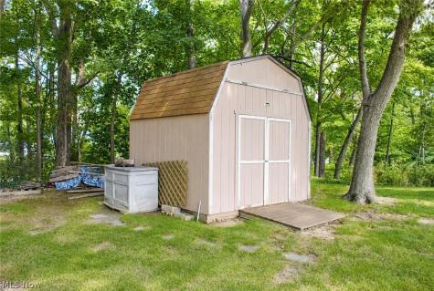 8920 Lakeview Circle Parma OH 44129