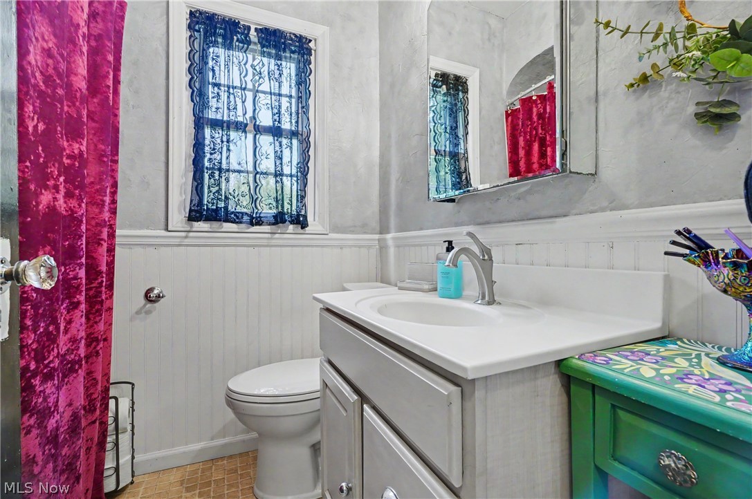 1952 Canton Road Akron OH 44312