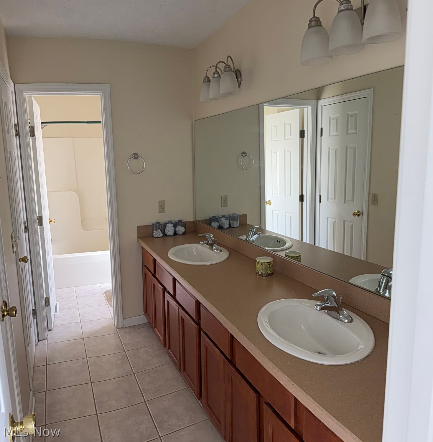 7239 Lamson Road Bedford OH 44146