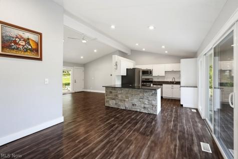 7817 Cambridge Drive Brecksville OH 44141