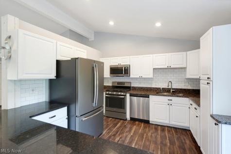 7817 Cambridge Drive Brecksville OH 44141