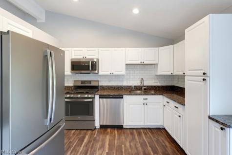 7817 Cambridge Drive Brecksville OH 44141