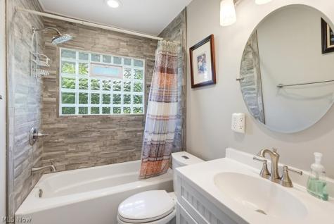 7817 Cambridge Drive Brecksville OH 44141