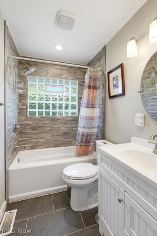 7817 Cambridge Drive Brecksville OH 44141