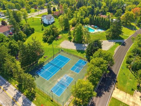 7817 Cambridge Drive Brecksville OH 44141
