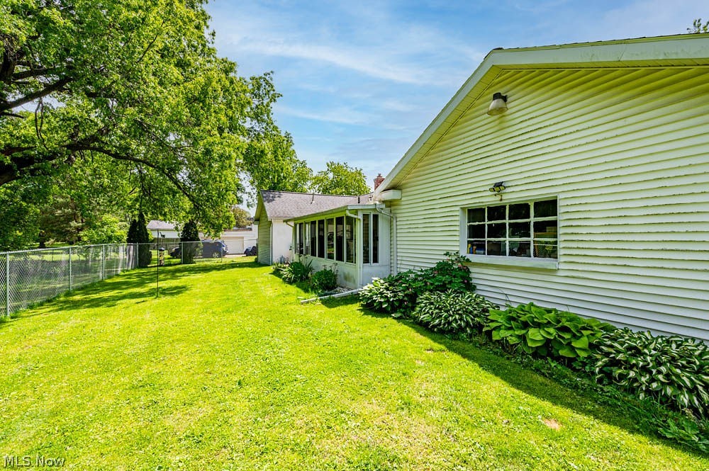 2279 Reeves Road NE Howland OH 44483