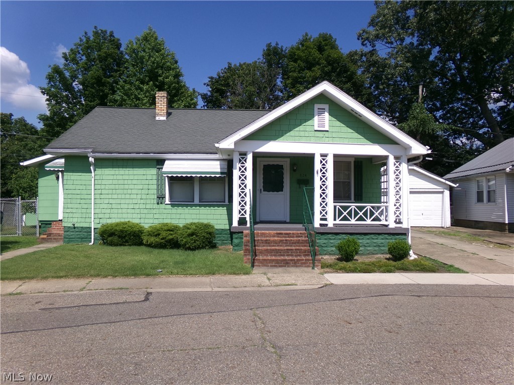 824 Grandview Avenue Coshocton OH 43812