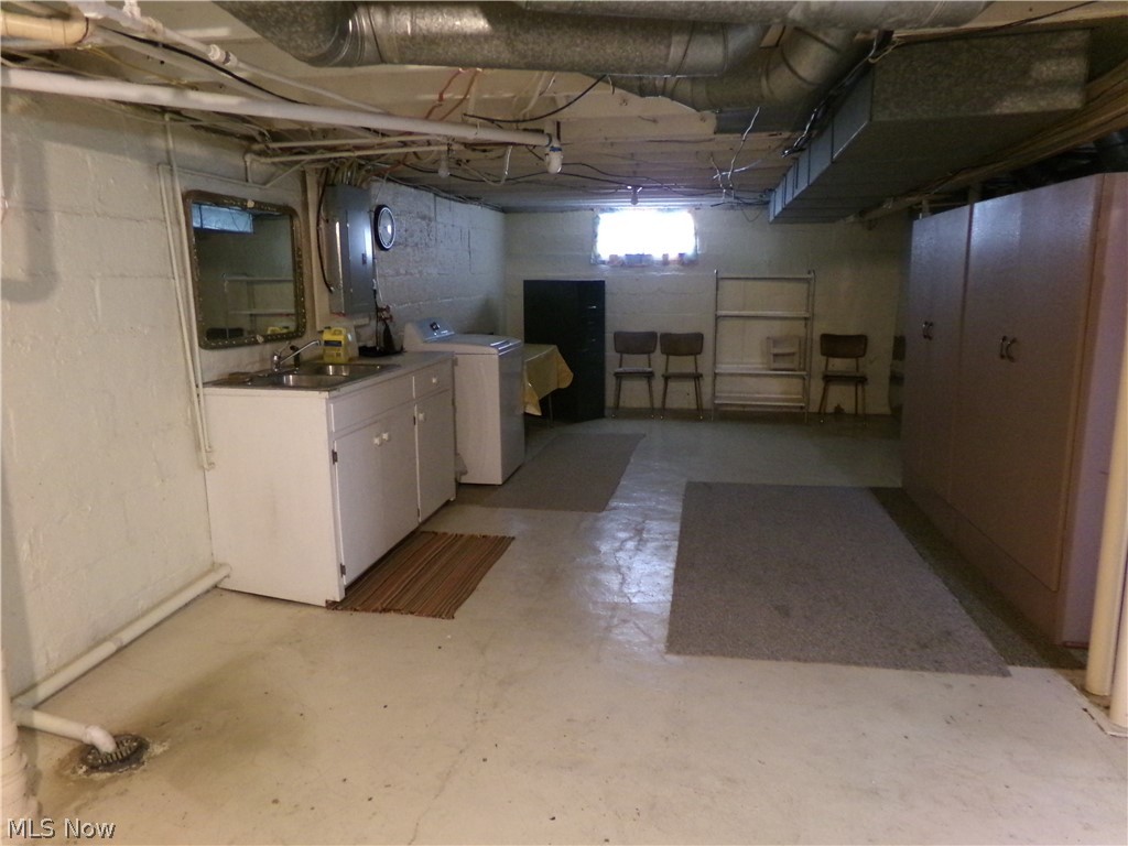 824 Grandview Avenue Coshocton OH 43812