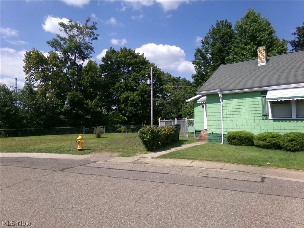 824 Grandview Avenue Coshocton OH 43812