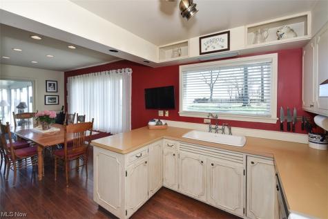 24636 Lake Road Bay Village OH 44140