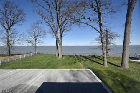 24636 Lake Road Bay Village OH 44140
