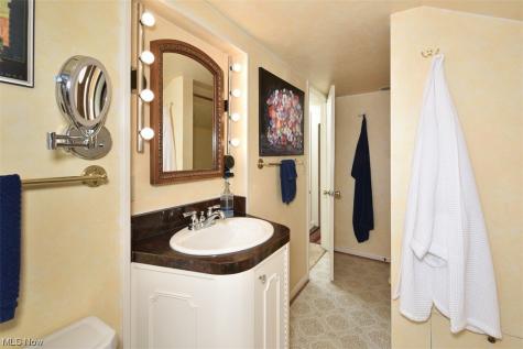 24636 Lake Road Bay Village OH 44140