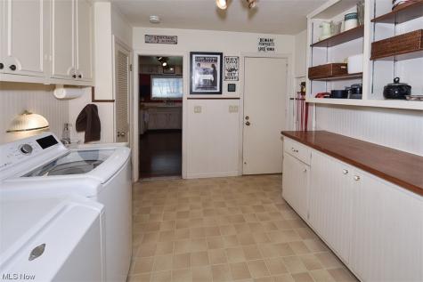 24636 Lake Road Bay Village OH 44140