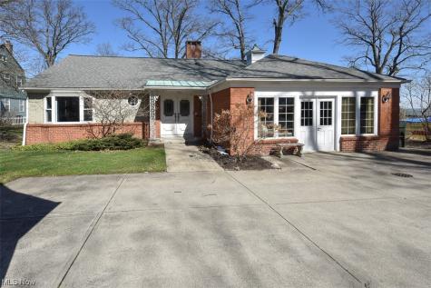 24636 Lake Road Bay Village OH 44140