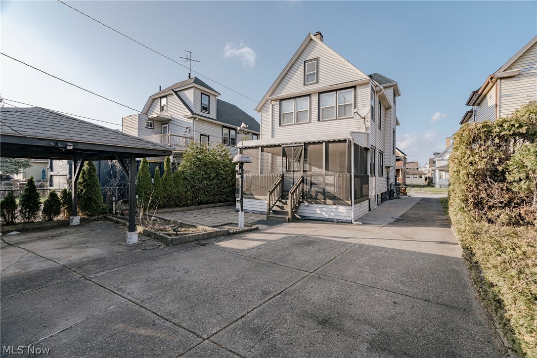 4602 Beta Avenue Newburgh Heights OH 44105