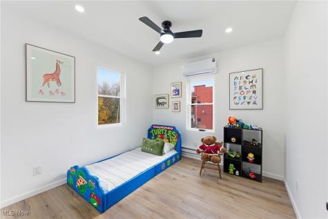 9918 Quebec Avenue Cleveland OH 44106