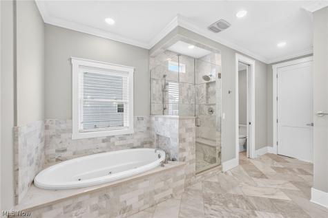 4286 Saint Theresa Boulevard Avon OH 44011