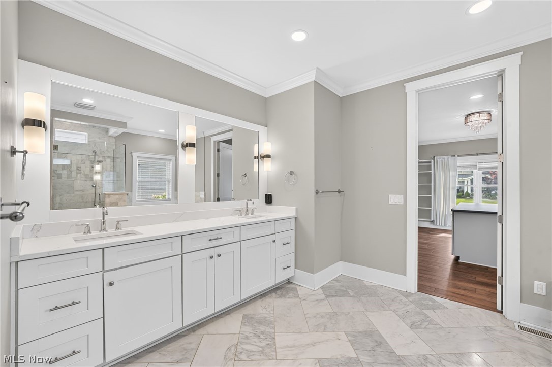4286 Saint Theresa Boulevard Avon OH 44011