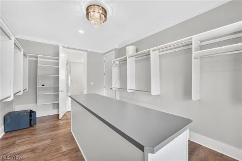 4286 Saint Theresa Boulevard Avon OH 44011