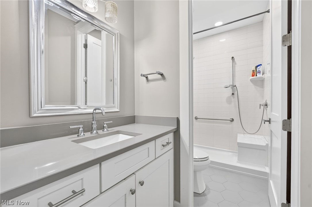 4286 Saint Theresa Boulevard Avon OH 44011