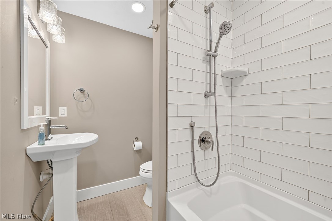 4286 Saint Theresa Boulevard Avon OH 44011