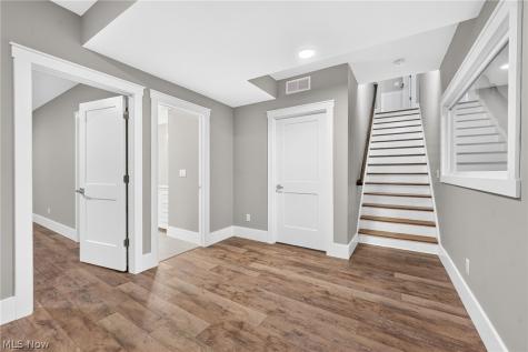 4286 Saint Theresa Boulevard Avon OH 44011