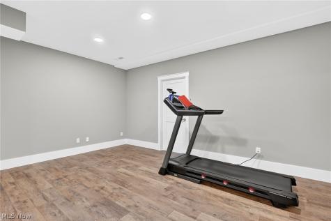 4286 Saint Theresa Boulevard Avon OH 44011