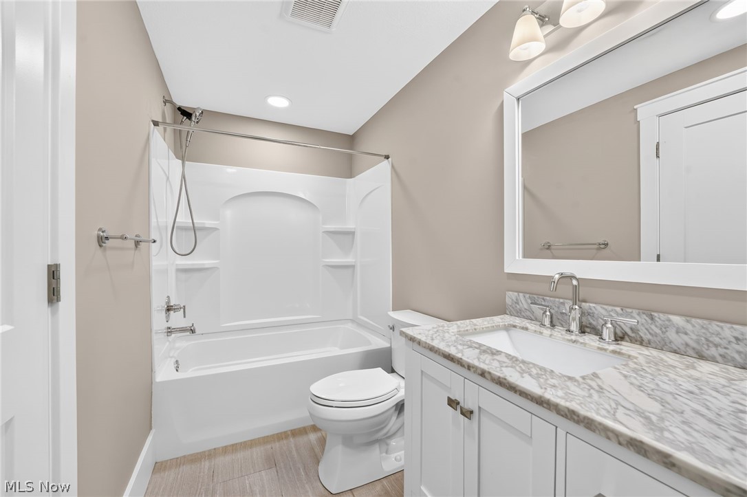 4286 Saint Theresa Boulevard Avon OH 44011