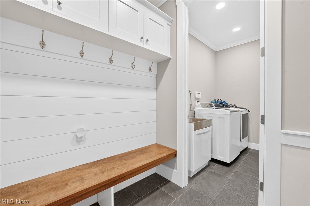 4286 Saint Theresa Boulevard Avon OH 44011