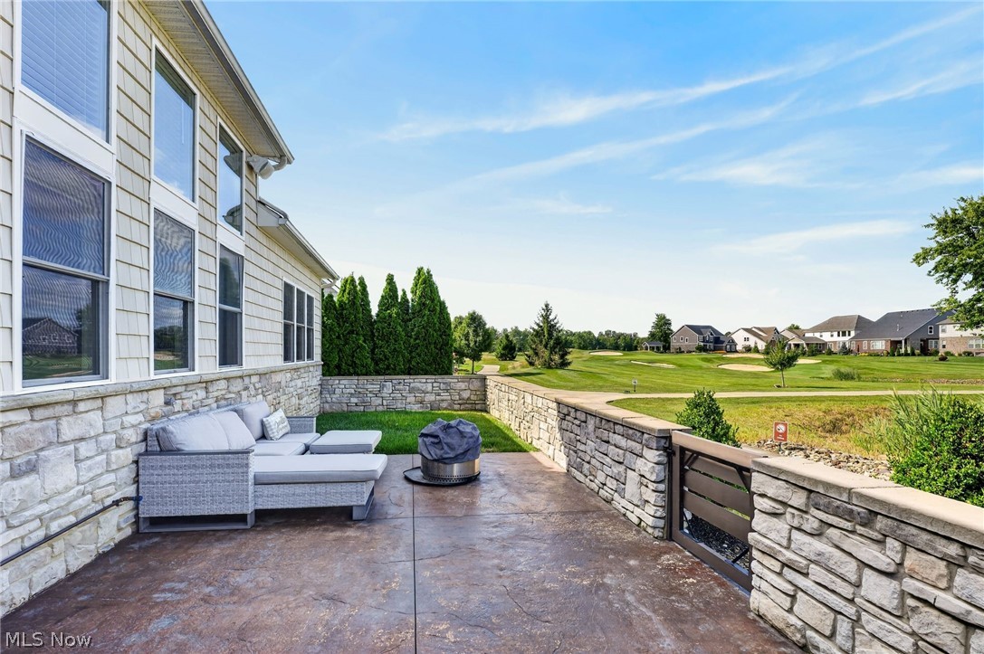 4286 Saint Theresa Boulevard Avon OH 44011