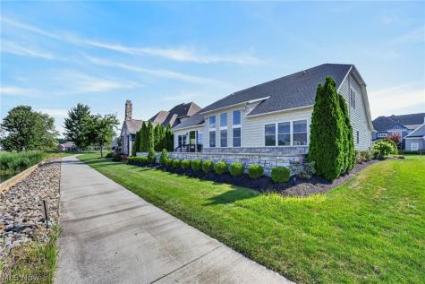 4286 Saint Theresa Boulevard Avon OH 44011