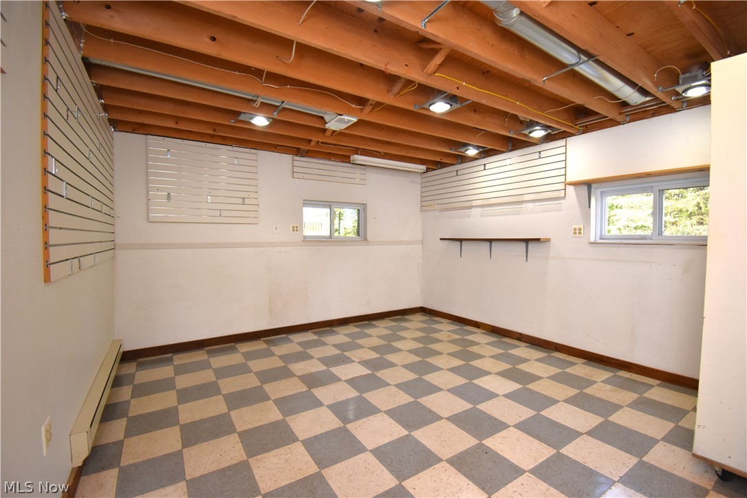 1916 Brookfield Road Hubbard OH 44425