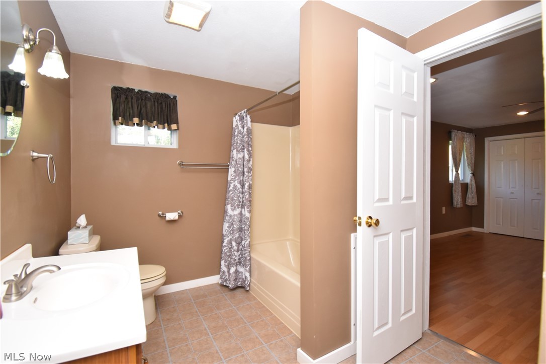 1916 Brookfield Road Hubbard OH 44425