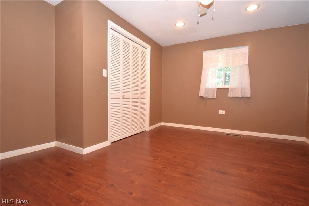 1916 Brookfield Road Hubbard OH 44425