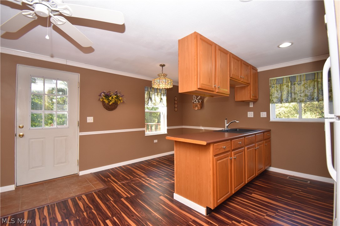 1916 Brookfield Road Hubbard OH 44425