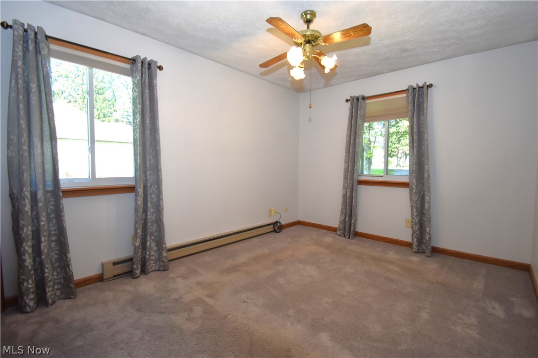 1916 Brookfield Road Hubbard OH 44425