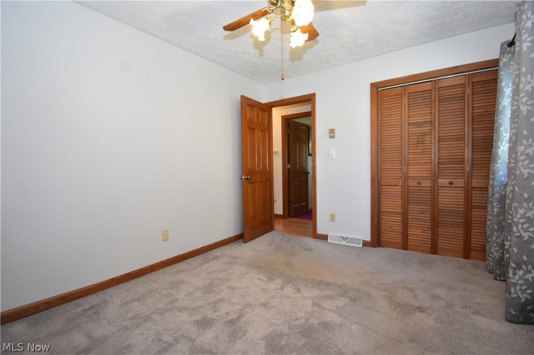 1916 Brookfield Road Hubbard OH 44425