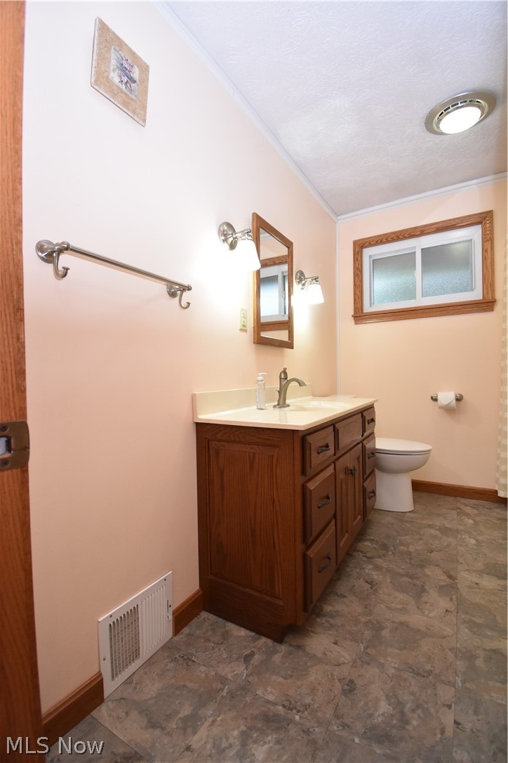 1916 Brookfield Road Hubbard OH 44425
