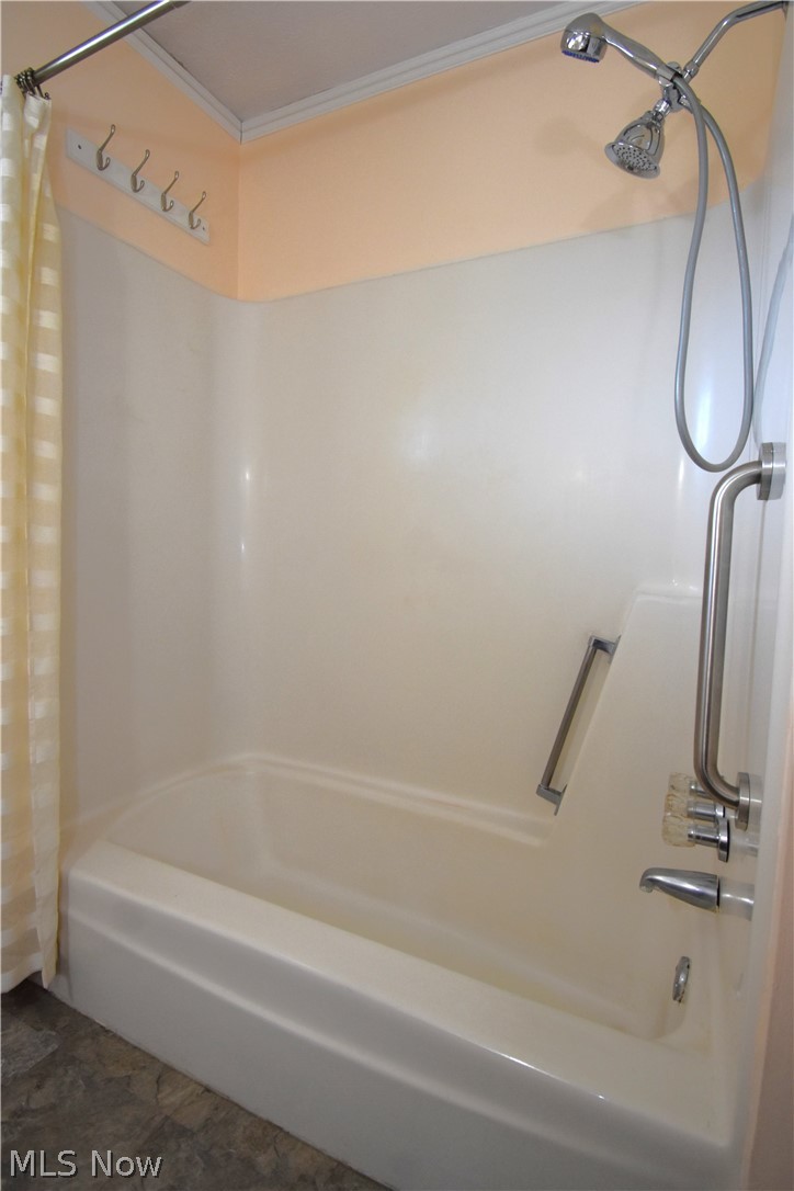 1916 Brookfield Road Hubbard OH 44425
